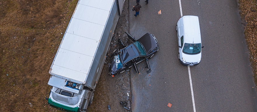 18-wheeler truck accident on freeway